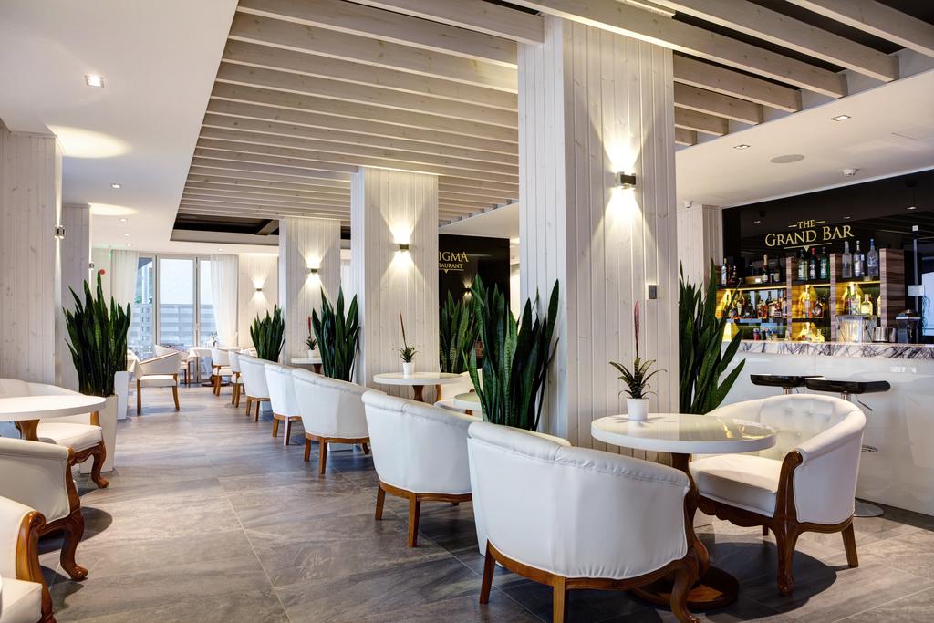 The Ciao Stelio Deluxe Hotel