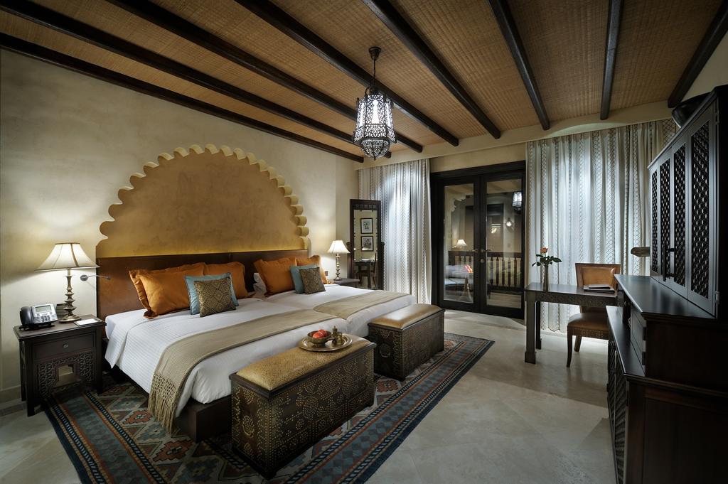 Qasr Al Sarab Desert Resort by Anantara