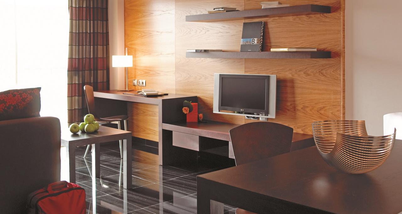 Hotel Hesperia Fira Suites