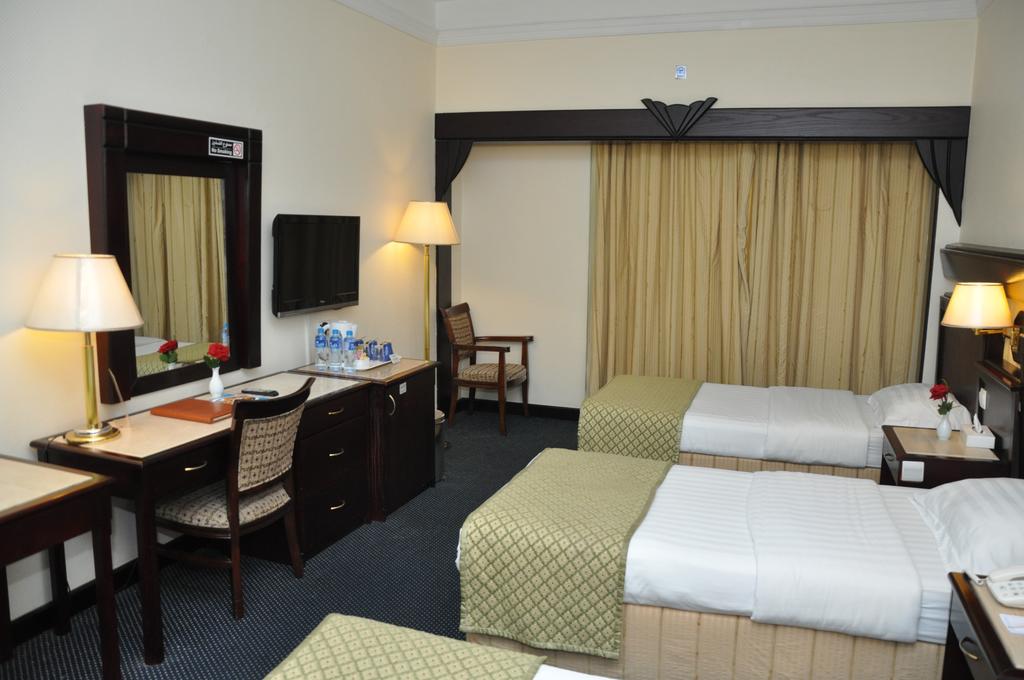 CLARIDGE HOTEL