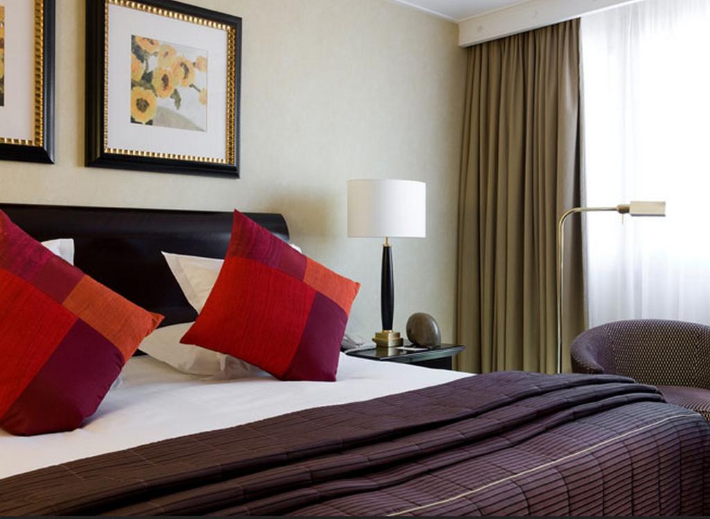 Warwick Paris