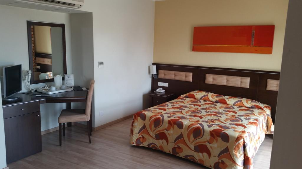 Livadhiotis City Hotel
