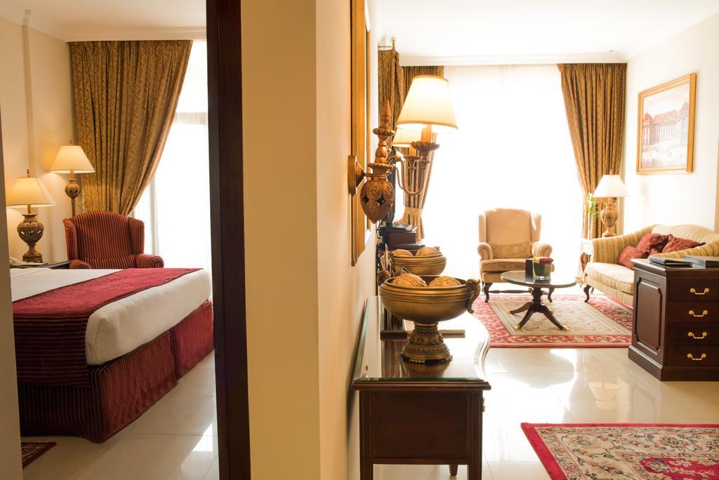 Yassat Gloria Hotel & Apartments