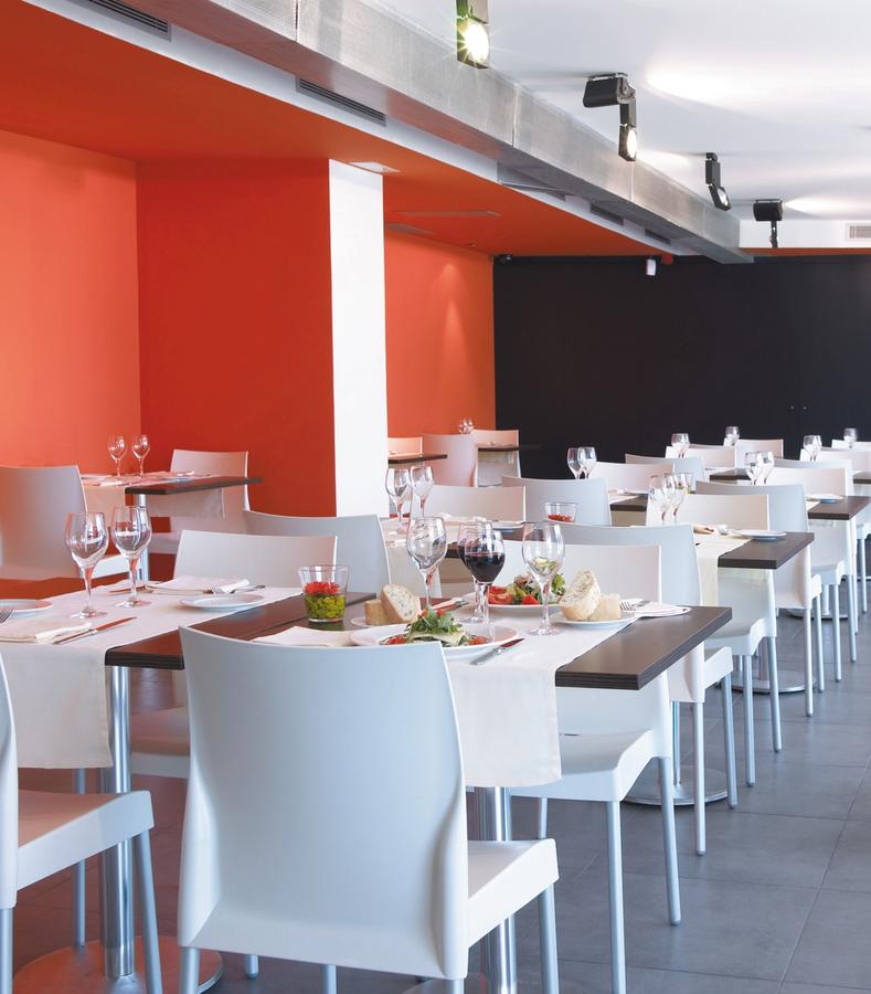 Hotel Hesperia Fira Suites