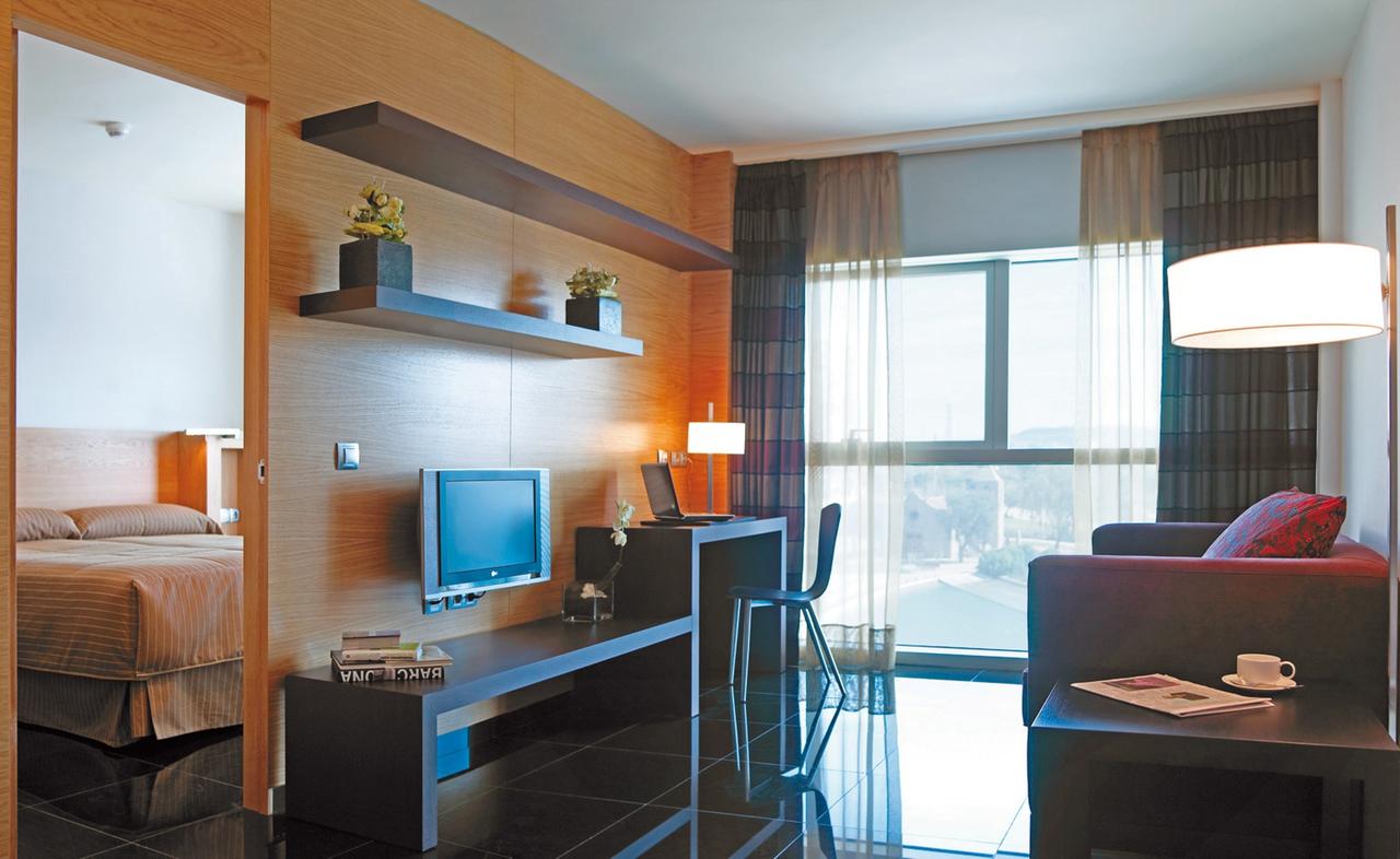 Hotel Hesperia Fira Suites