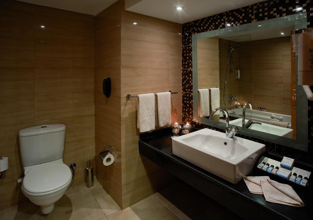 Amwaj Blue Beach Resort & Spa - Abu Somba