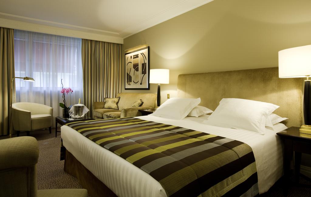 Warwick Paris