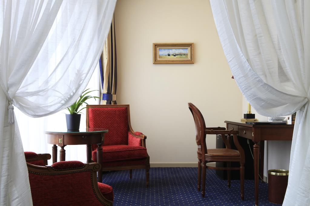 Amiral Hotel