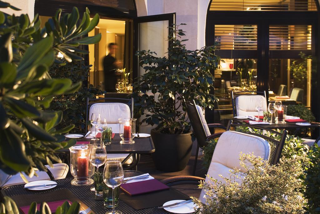 Radisson Blu Hotel, Champs Elysees Paris