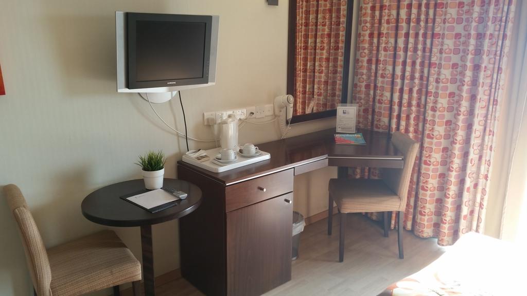 Livadhiotis City Hotel
