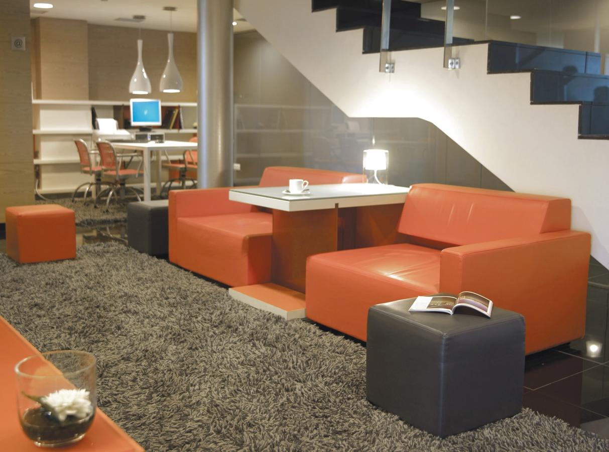 Hotel Hesperia Fira Suites