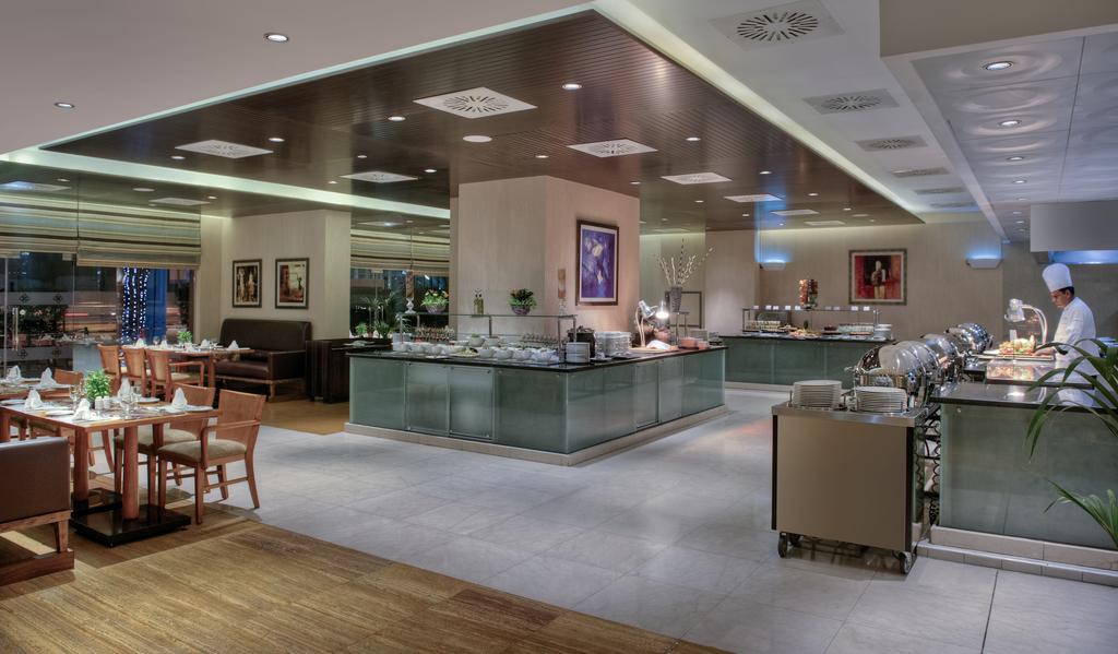 Yassat Gloria Hotel & Apartments