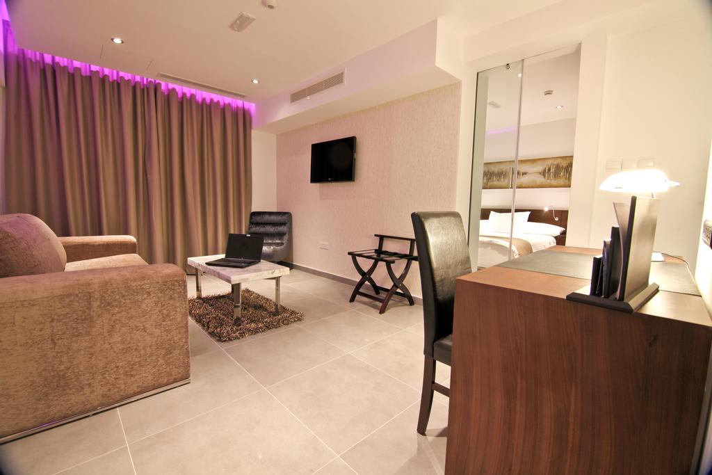 Achilleos City Hotel