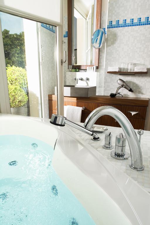 Radisson Blu Hotel, Champs Elysees Paris