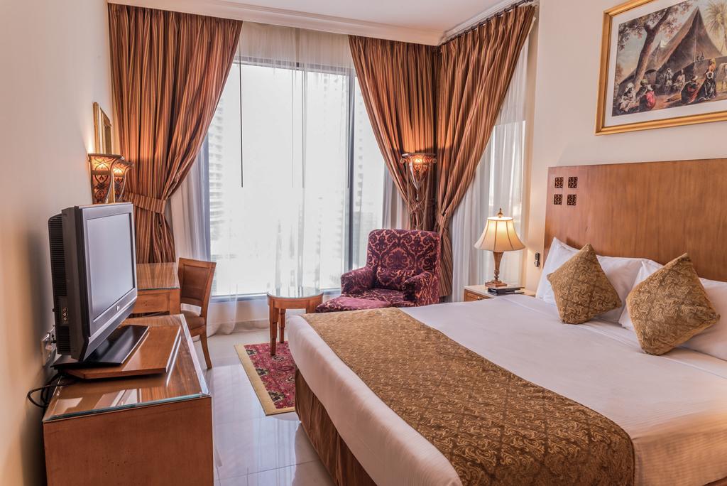 Yassat Gloria Hotel & Apartments
