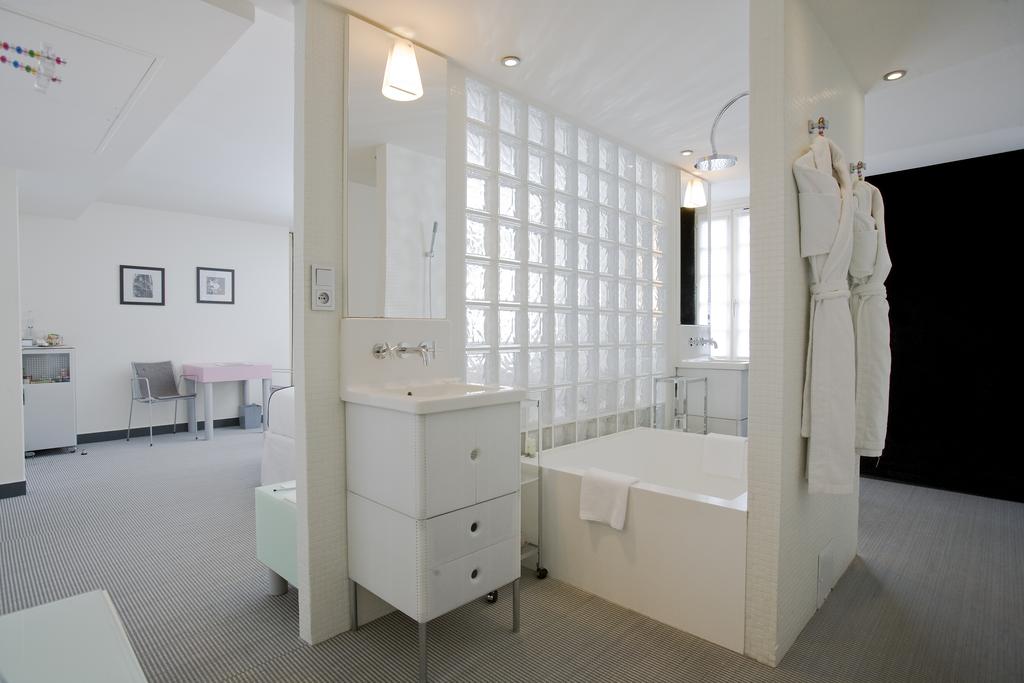 Kube Hotel Paris