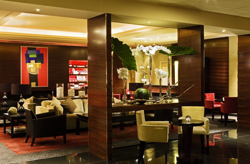 Warwick Paris