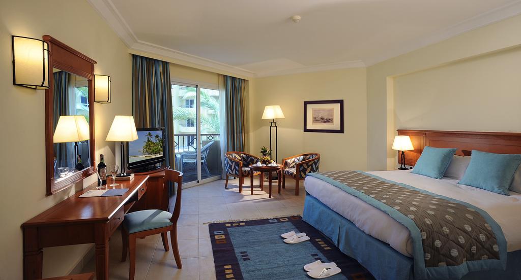 Amwaj Blue Beach Resort & Spa - Abu Somba
