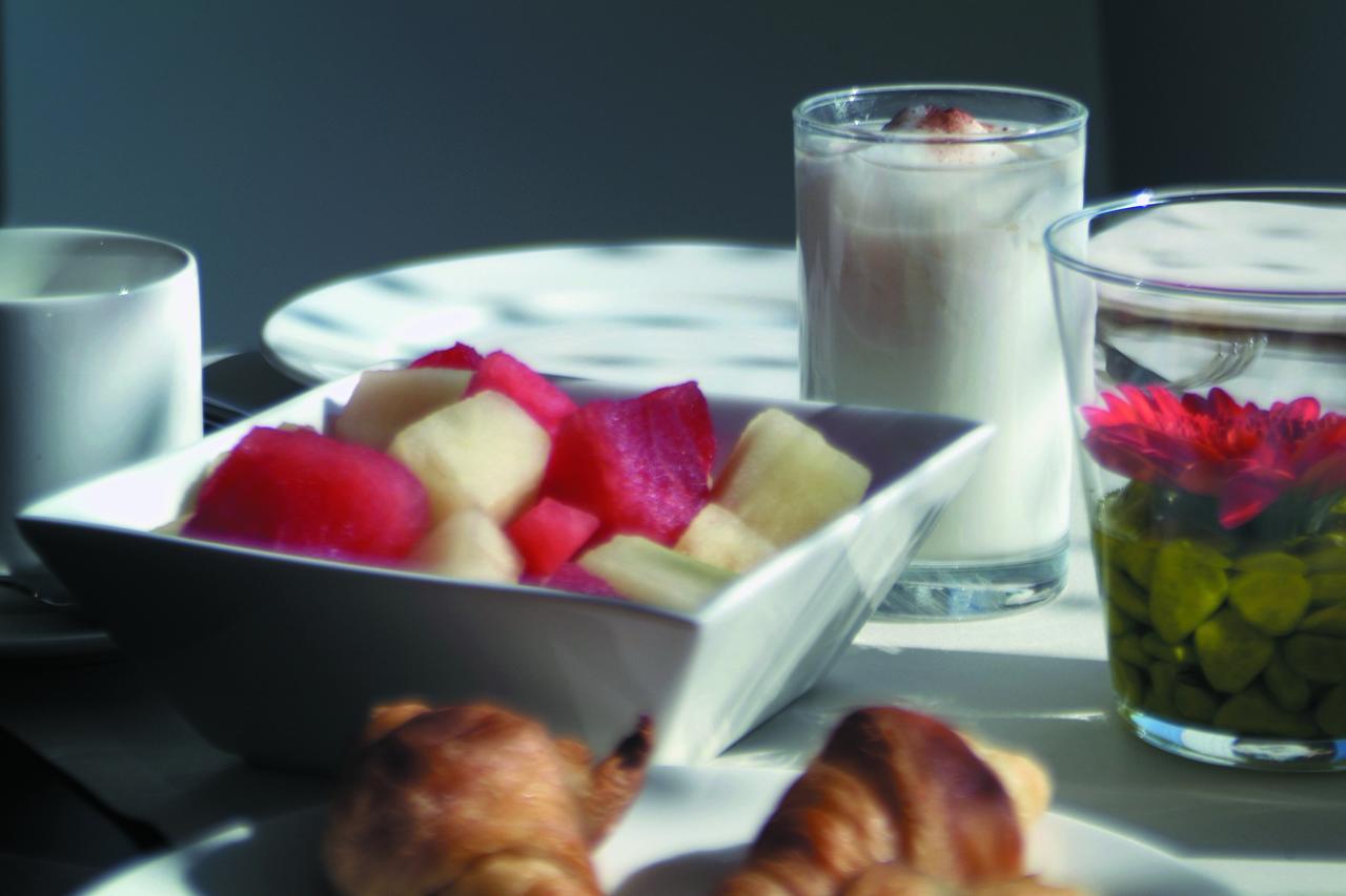 Hotel Hesperia Fira Suites