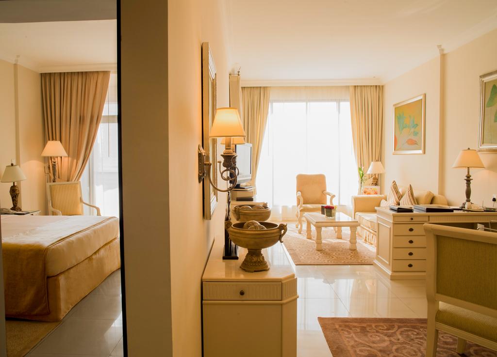 Yassat Gloria Hotel & Apartments