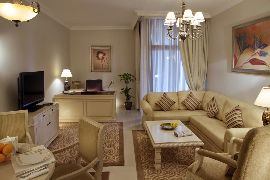 Yassat Gloria Hotel & Apartments