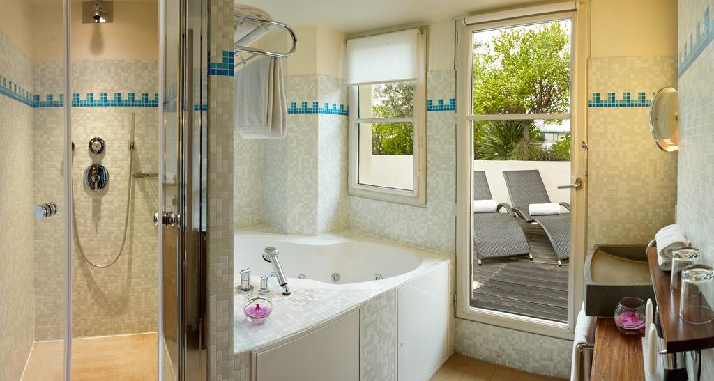 Radisson Blu Hotel, Champs Elysees Paris