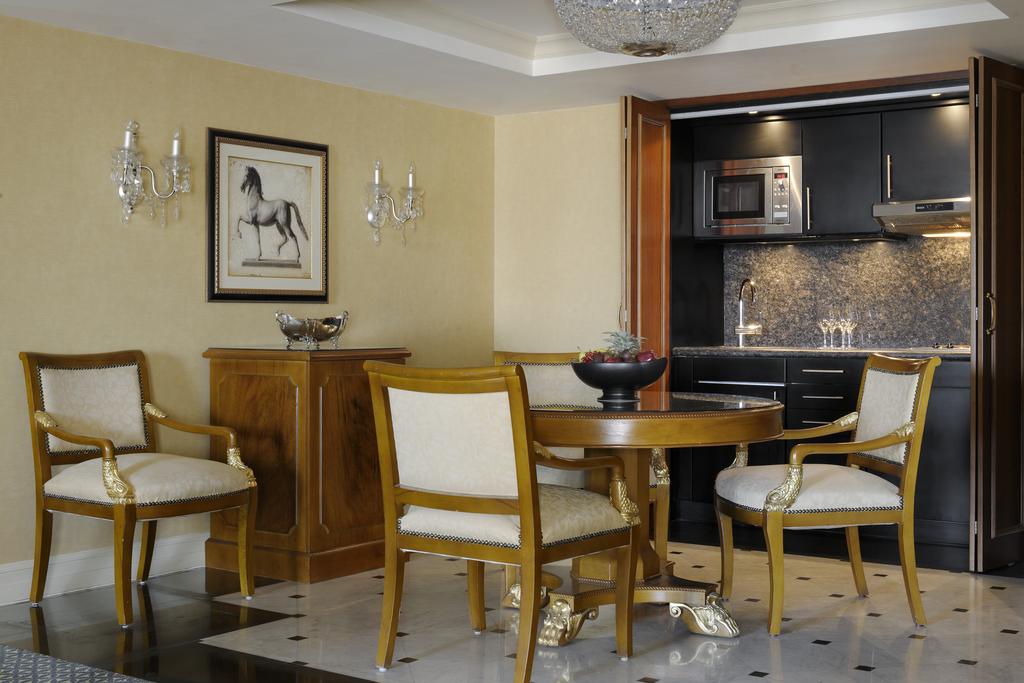 Cairo Marriott Hotel & Omar Khayyam Casino