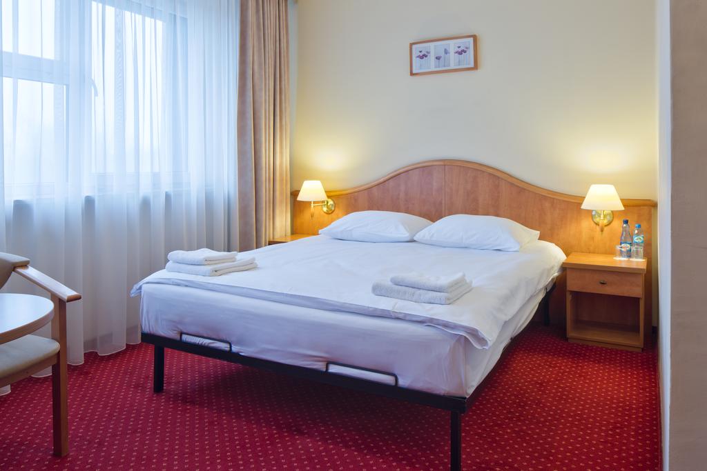START hotel ATOS**