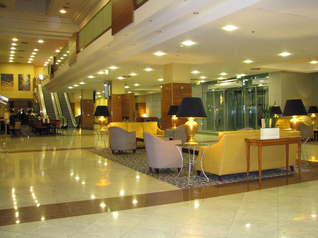 Courtyard Warsaw Airport