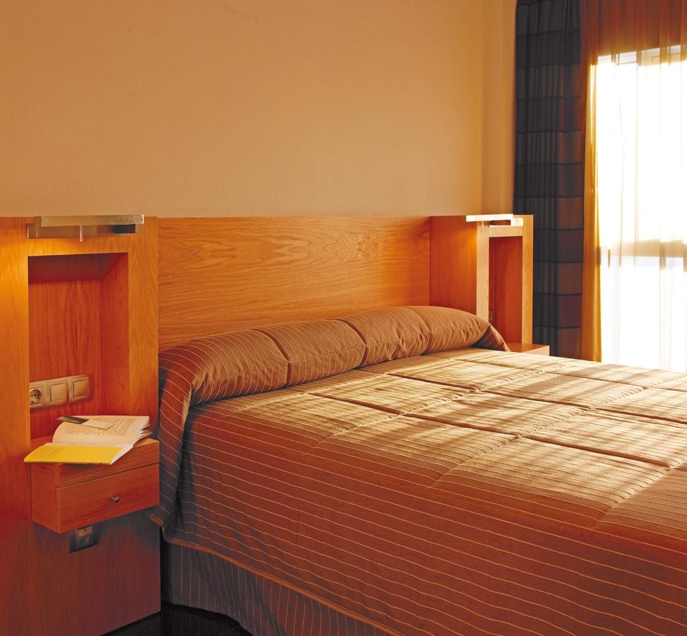 Hotel Hesperia Fira Suites