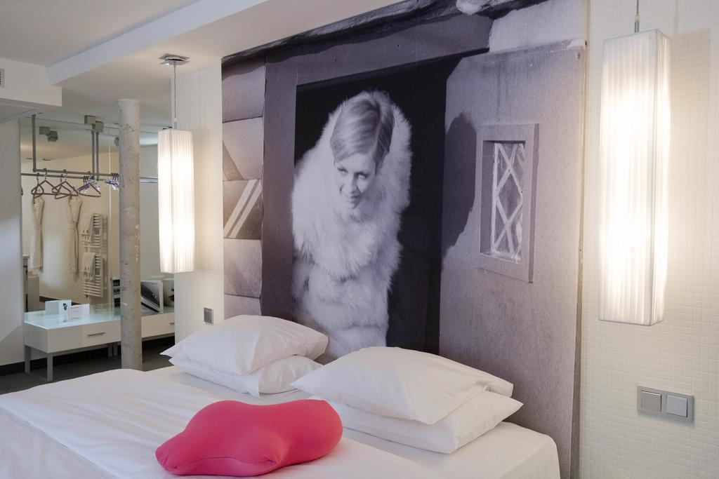 Kube Hotel Paris