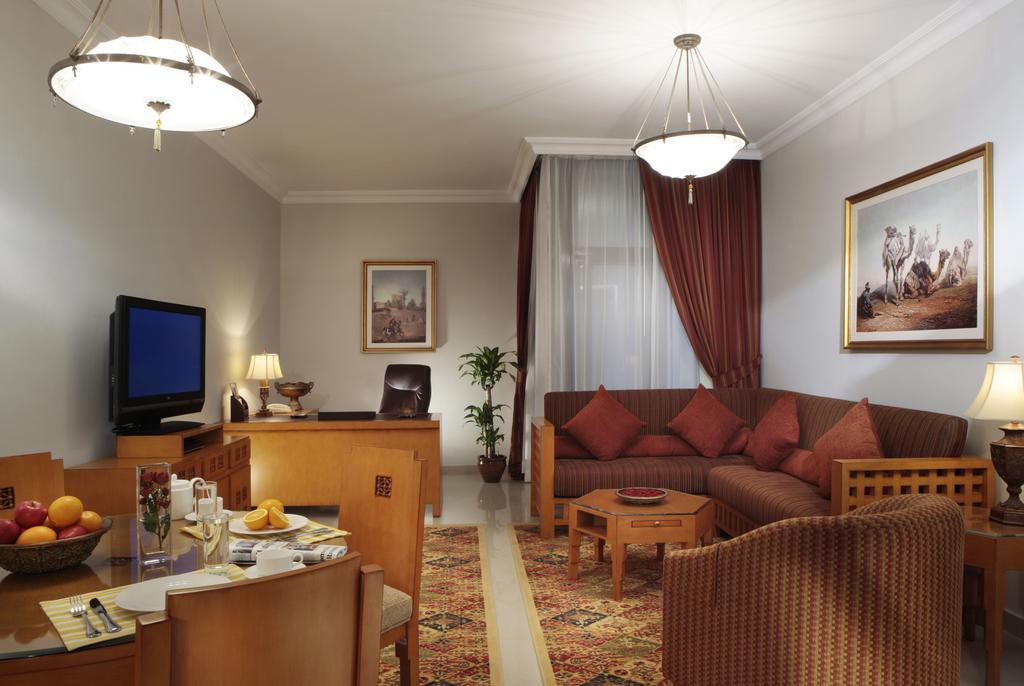 Yassat Gloria Hotel & Apartments