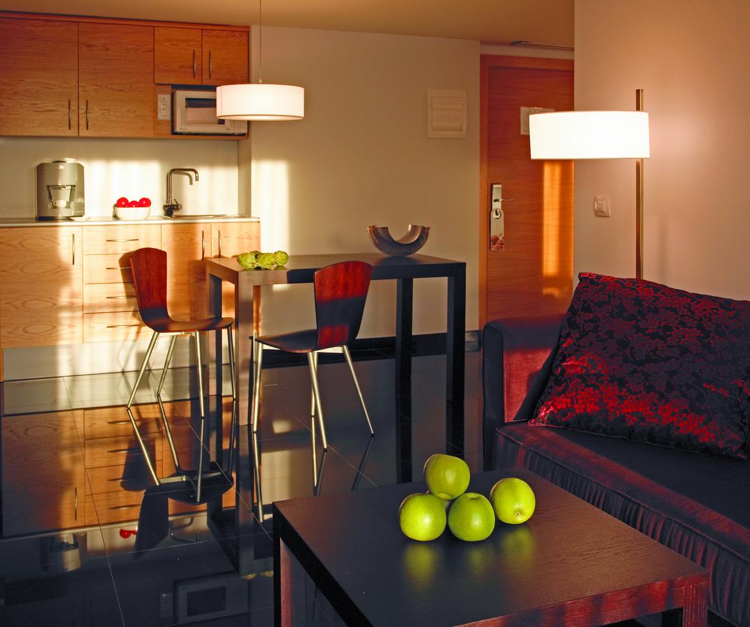 Hotel Hesperia Fira Suites