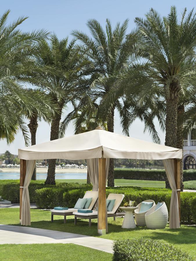 The Ritz-Carlton Abu Dhabi, Grand Canal