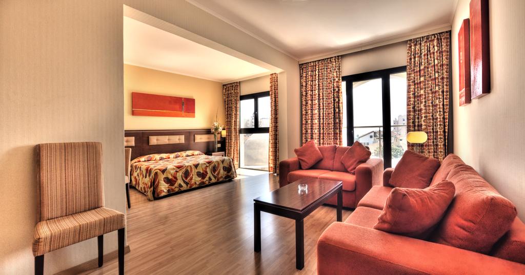 Livadhiotis City Hotel