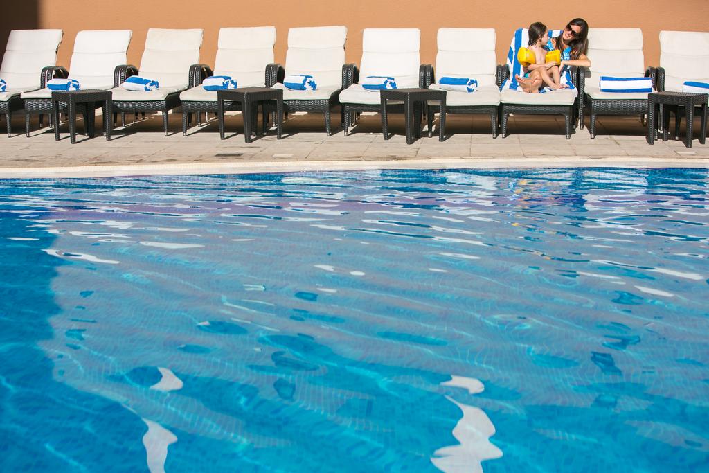 Yassat Gloria Hotel & Apartments