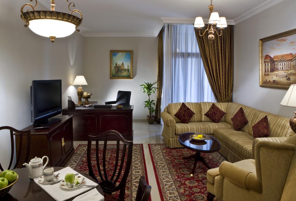 Yassat Gloria Hotel & Apartments