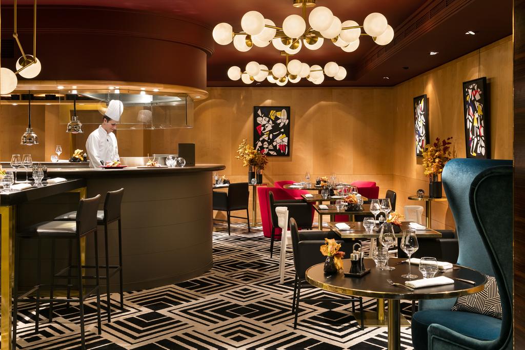 Warwick Paris