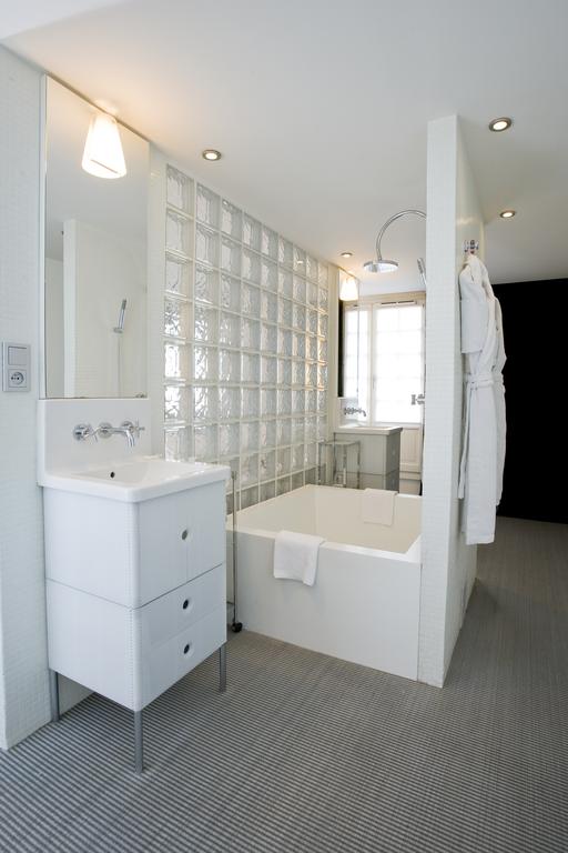 Kube Hotel Paris
