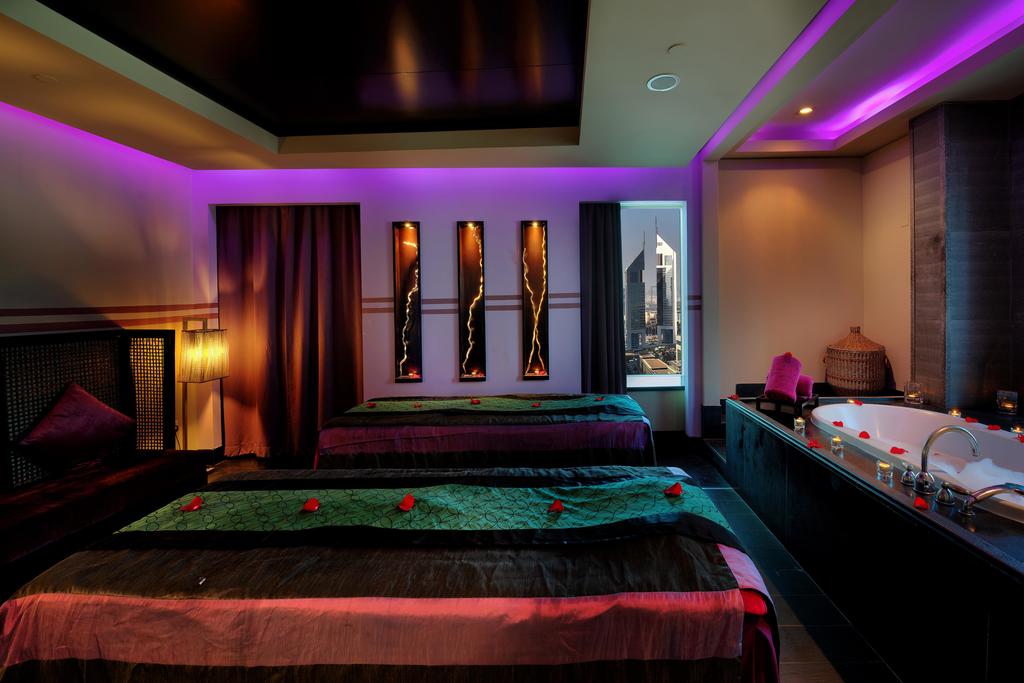 Emirates Grand Hotel