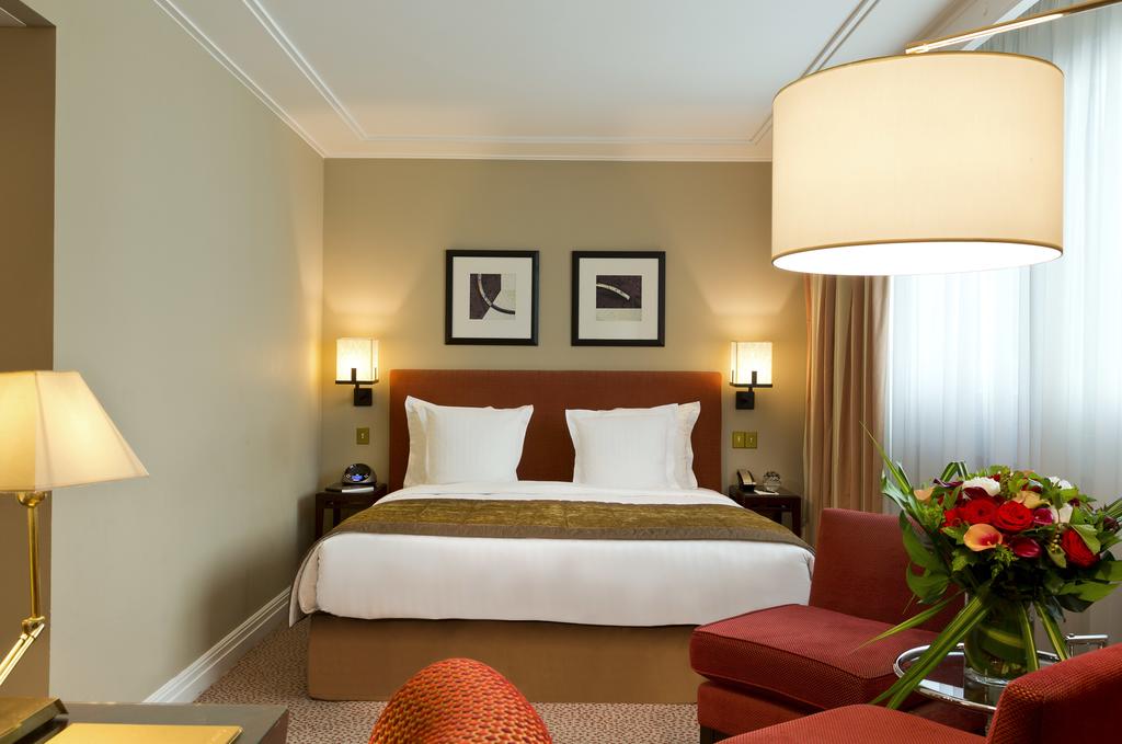 Warwick Paris