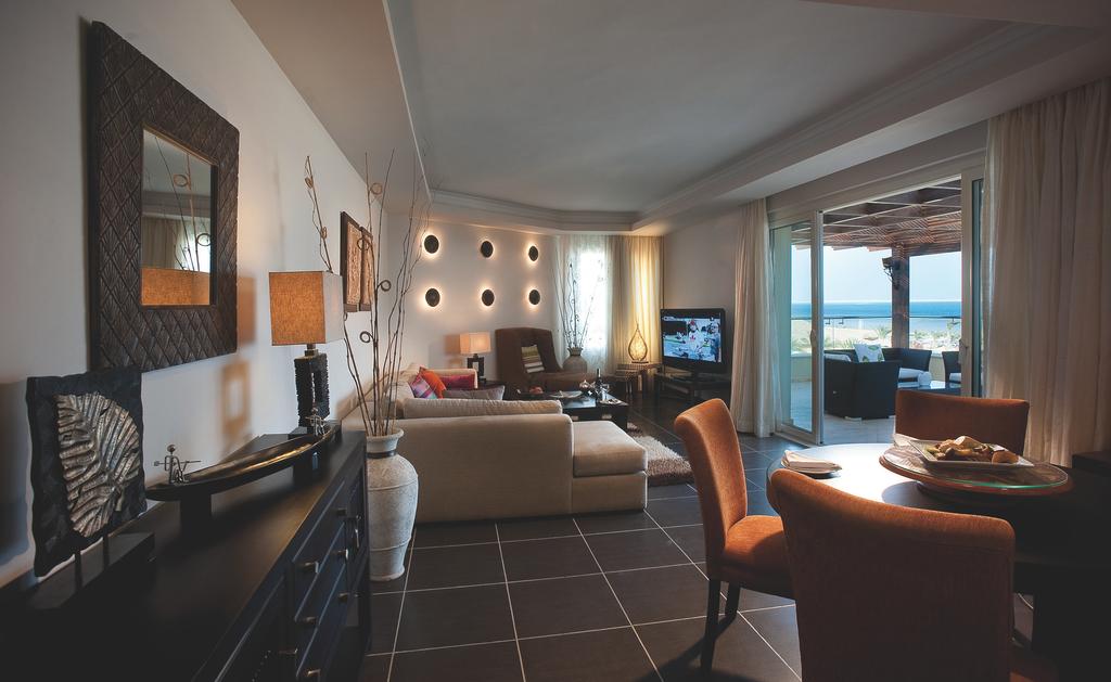 Amwaj Blue Beach Resort & Spa - Abu Somba