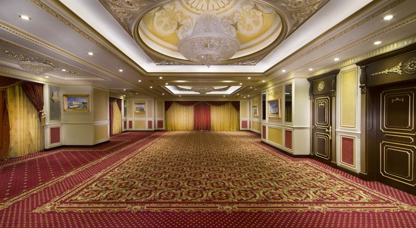 Royal Rose Hotel