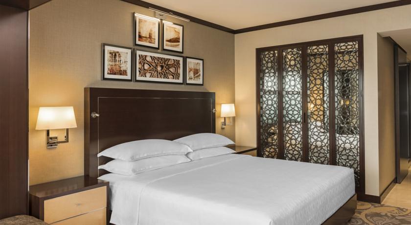 Sheraton Dubai Creek Hotel & Towers