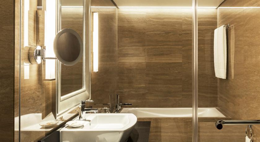 Sheraton Dubai Creek Hotel & Towers