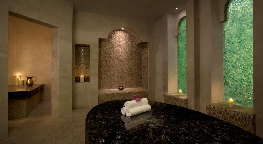 Hilton Capital Grand Abu Dhabi