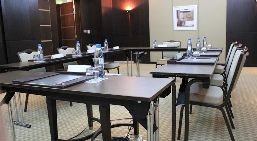 TIME Oak Hotel & Suites