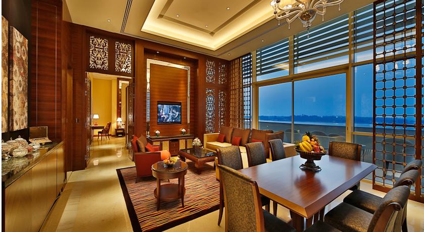 Al Raha Beach Hotel Villas