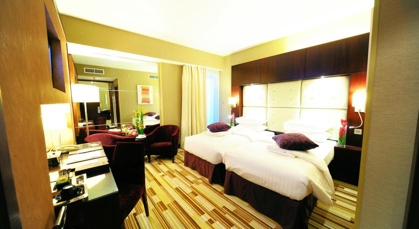 Paragon Hotel