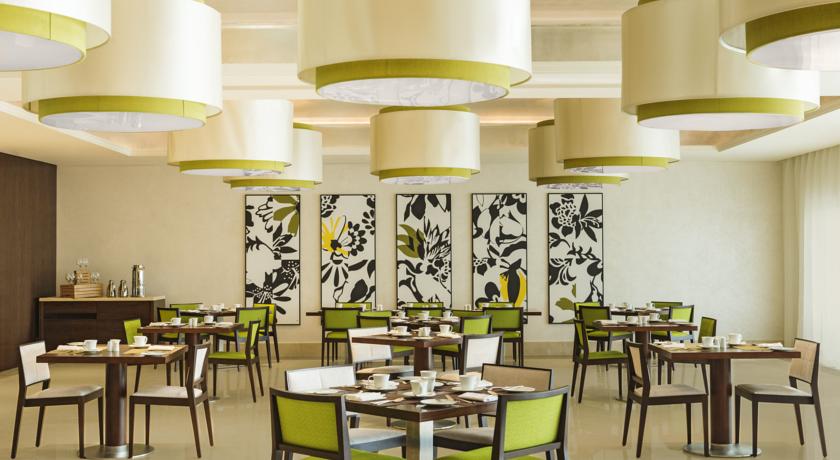 Sheraton Dubai Creek Hotel & Towers